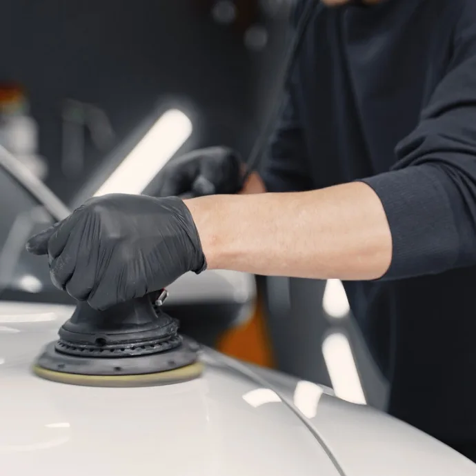 Graphene coating for long-lasting vehicle shine