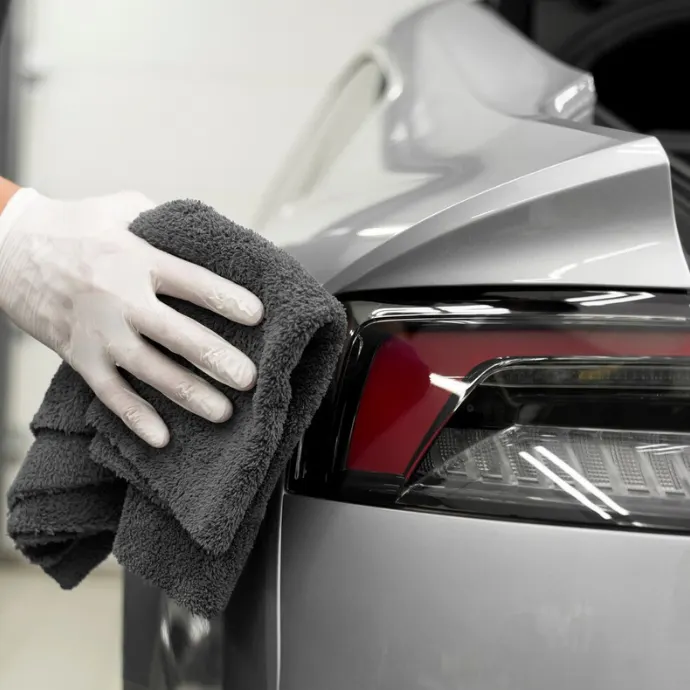Hydrophobic ceramic coating water beading effect
